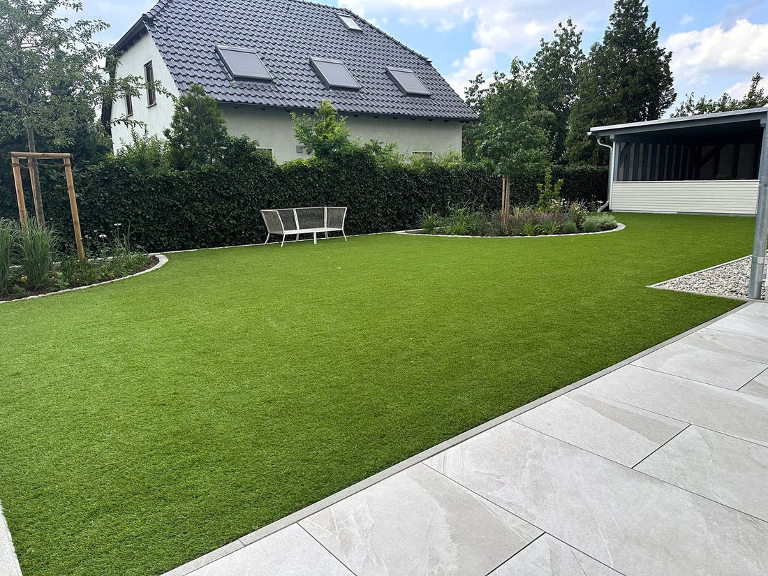 Kunstrasen Garten sicher verlegen: Die besten Tipps